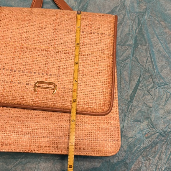 Vintage Etienne Aigner purse - Picture 9 of 12